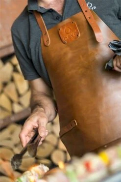 OFYR Leren Schort - Bruin -Buiten En Tuinen Winkel 900 601 apron 001