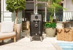 Everdure 4K Houtskool Barbecue Met Beschermhoes - Mat Zwart -Buiten En Tuinen Winkel 9312646033740 6 copy