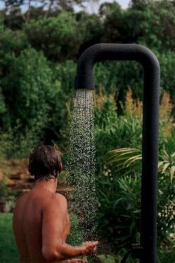 JEE-O Soho 01 Buitendouche Vorstvrij - Matzwart RVS -Buiten En Tuinen Winkel jee o soho 01 buitendouche matzwart rvs